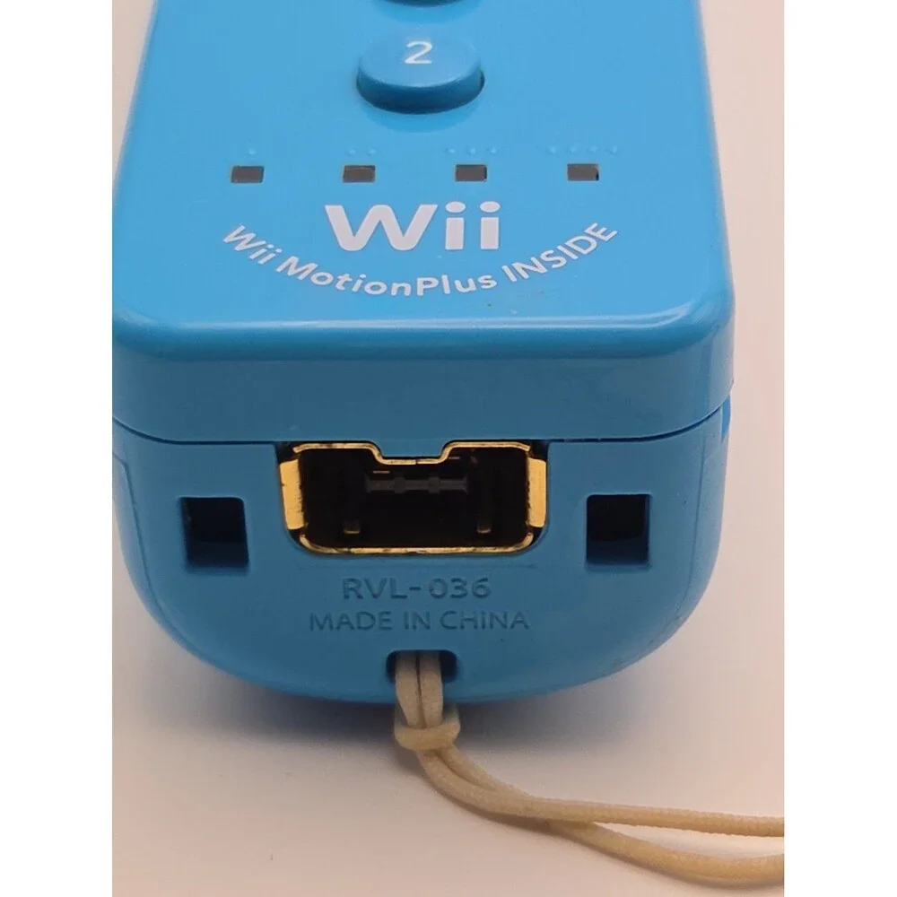Light Blue Wii Nintendo Motion Plus Controller With Sleeve And Strap Tested